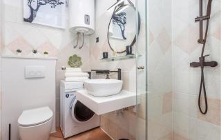 Beautiful home in Chernik - 8