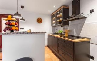 Beautiful home in Chernik - 1