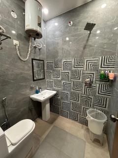 A radiant villa on Ganges with modern amenities - 2