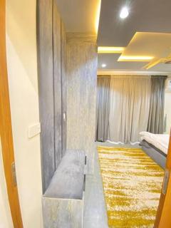 Downtown Delight - 2