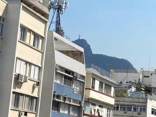 Quarto e sala vista Cristo e mar de Copacabana - Rio de Janeiro - 0