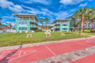 Tropic Terrace #21 - Beachfront Rental - 1