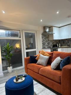 Central Watford - Perfect for Longer Stays - Transport - Watford - 6