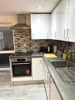 Central Watford - Perfect for Longer Stays - Transport - Watford - 3