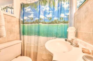 Tropic Terrace Suite #16 - Beachfront Resort - 3