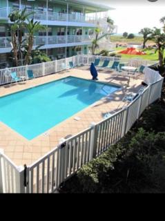 Tropic Terrace Suite #16 - Beachfront Resort - 1