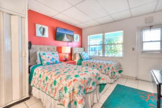 Tropic Terrace Suite #24 - Beachfront Resort - St Pete Beach - 8