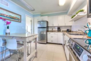 Tropic Terrace Suite #40 - Beachfront Resort - 7