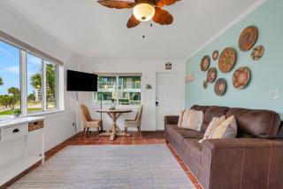 Tropic Terrace Resort #27 -Beach View Suite - 2