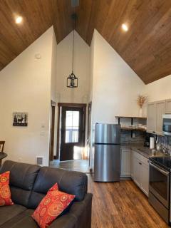 Elk Ridge Village 301B Cozy Cabin with views of Flathead Lake - 7