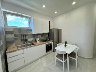 Nicola's Apartments - 6