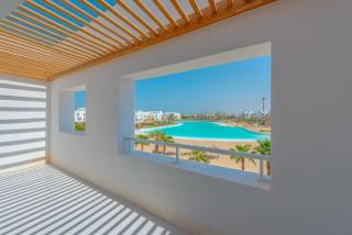 Elegant 3BR on Swan Lake Crystal Lagoon at Elgouna Families Only - 2