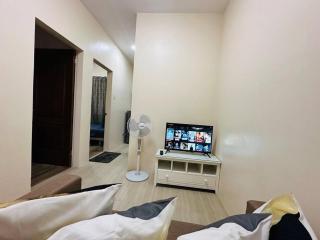 Budget Cozy 2-Bedroom Twin Bed Retreat - 9