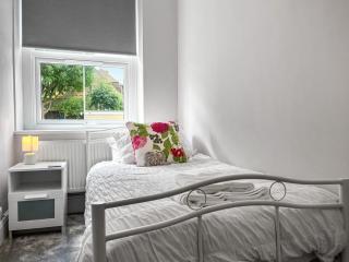 Alders Cottage - Tansley - 2