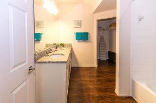 Elegant, Spacious 3bedroom Near Attractions Hot Tub Pool & Gym - Kissimmee - 1