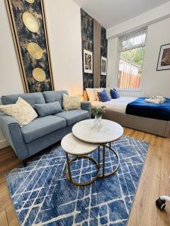 R2 - Newly Renovated Private Room with its own kitchenette in shared house by QE Hospital - Birmingham - 4