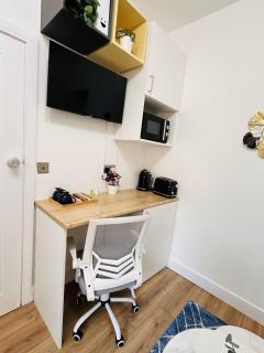 R2 - Newly Renovated Private Room with its own kitchenette in shared house by QE Hospital - Birmingham - 6