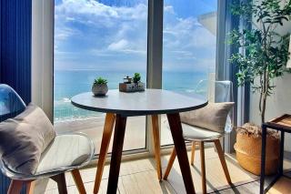 Relaxing Ocean Front penthouse - 7