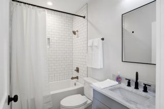 Brand New Cottage in Downtown Mobile! Walking-distance to Heart of Downtown! - Mobile - 6
