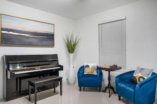 Luxury Escape- Pool, Hot Tub, Gym and More! villa - Cutler Bay - 2