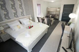 Aparthotel "Queen Zina" - Vlasic - 9