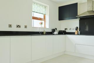 Meadow View House - Spacious Family Retreat in the Heart of Donegal - Donegal - 3