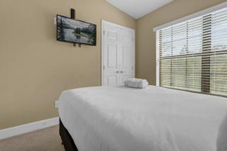 Beautiful 4BR Family Townhome at Disney Resort Area - 8