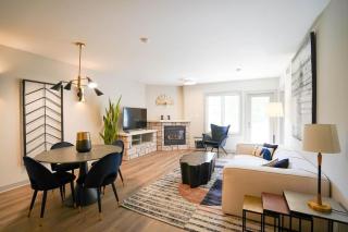 Fully Renovated At the Victoria-Carriage Hills - Shanty Bay - 7