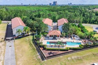 Vibrant 4BR Family Townhome 1 mile from Disney World and Disney Springs - Orlando - 6