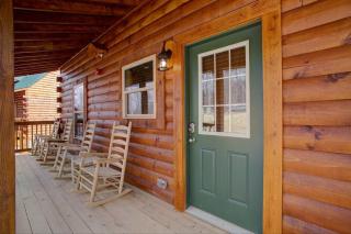 NEWLY Built! 5BR-5BH-Hottub-WIFI-Theater-Pool Tble - 4