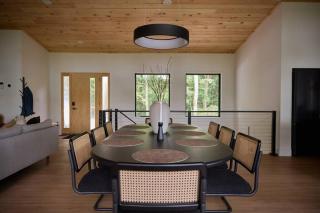 Modern luxury cabin with hot tub on river - 7