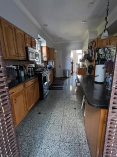 Large Suite w/ Private Bath,great location - 4