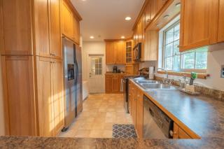 Parkside Escape South Hill w Private ADU - 1