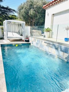 Villa moderne avec piscine Bali et jacuzzi - Toulon - 0
