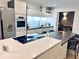 Villa moderne avec piscine Bali et jacuzzi - Toulon - 1