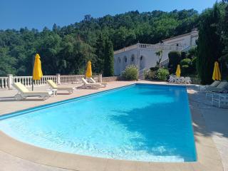 GRAND APPARTEMENT 7 PERSONNES PISCINE XXL VUE EXCEPTIONNELLE BAIE DE CANNES CALMe - Fréjus - 6