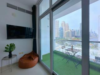 First Line Canal View Studio with Balcony MAX 4 Pax - Dubai - 7