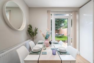 Edgeware Home 4 Bedroom House-Free Parking - Edgware - 4