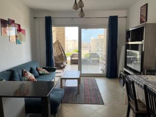Amwaj Chalet with roof 2bedroom شاليه فاخر مكيف برووف في امواج الساحل الشمالي - 5