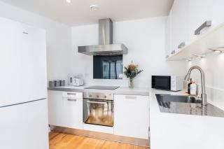2Bed 2Bath Apartment near Sheffield City Centre with Free parking space - Sheffield - 5