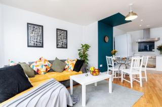 2Bed 2Bath Apartment near Sheffield City Centre with Free parking space - Sheffield - 0
