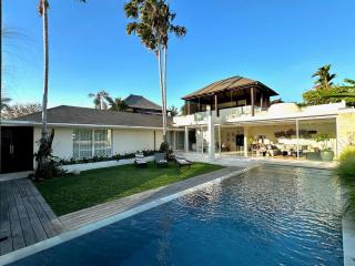 VILLA CELAVI 15 - Kerobokan - 0
