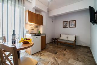 Polydoros Hotel Apartments - 2