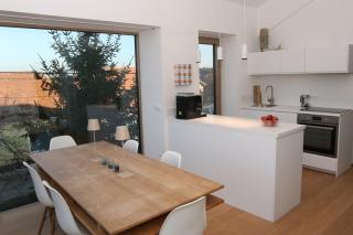 Elegant Retreat Stylish Apartment - - 9