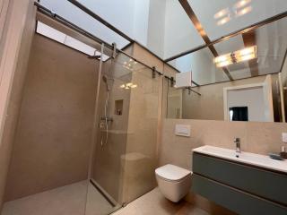 Elegant Retreat Stylish Apartment - - 1