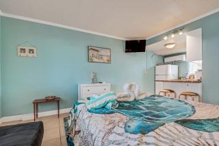 Tropic Terrace Suite #4 - Beachfront Resort - St Pete Beach - 5