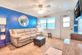 Tropic Terrace Suite #51 - Beachfront Resort - 9