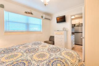 Tropic Terrace Suite #51 - Beachfront Resort - 2