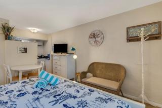 Tropic Terrace Suite #48 - Beachfront Resort - St Pete Beach - 4