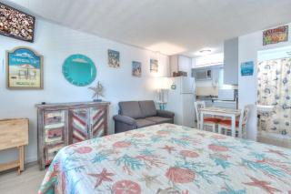 Tropic Terrace Suite #56 - Beachfront Resort - 7